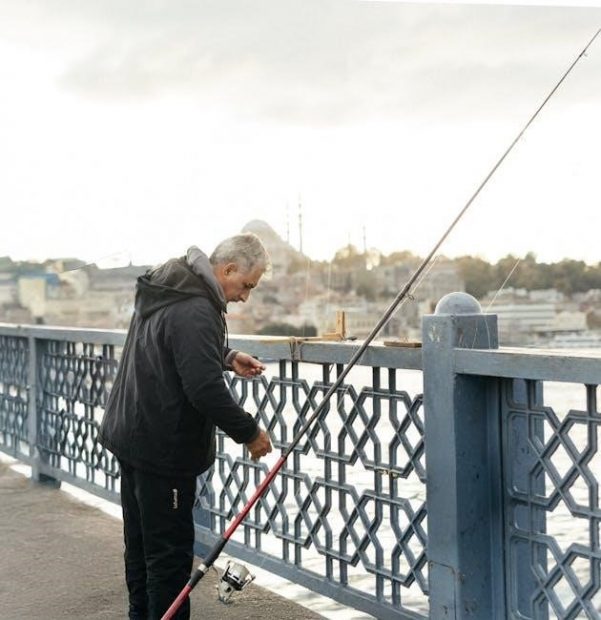 how much to tip a fishing guide